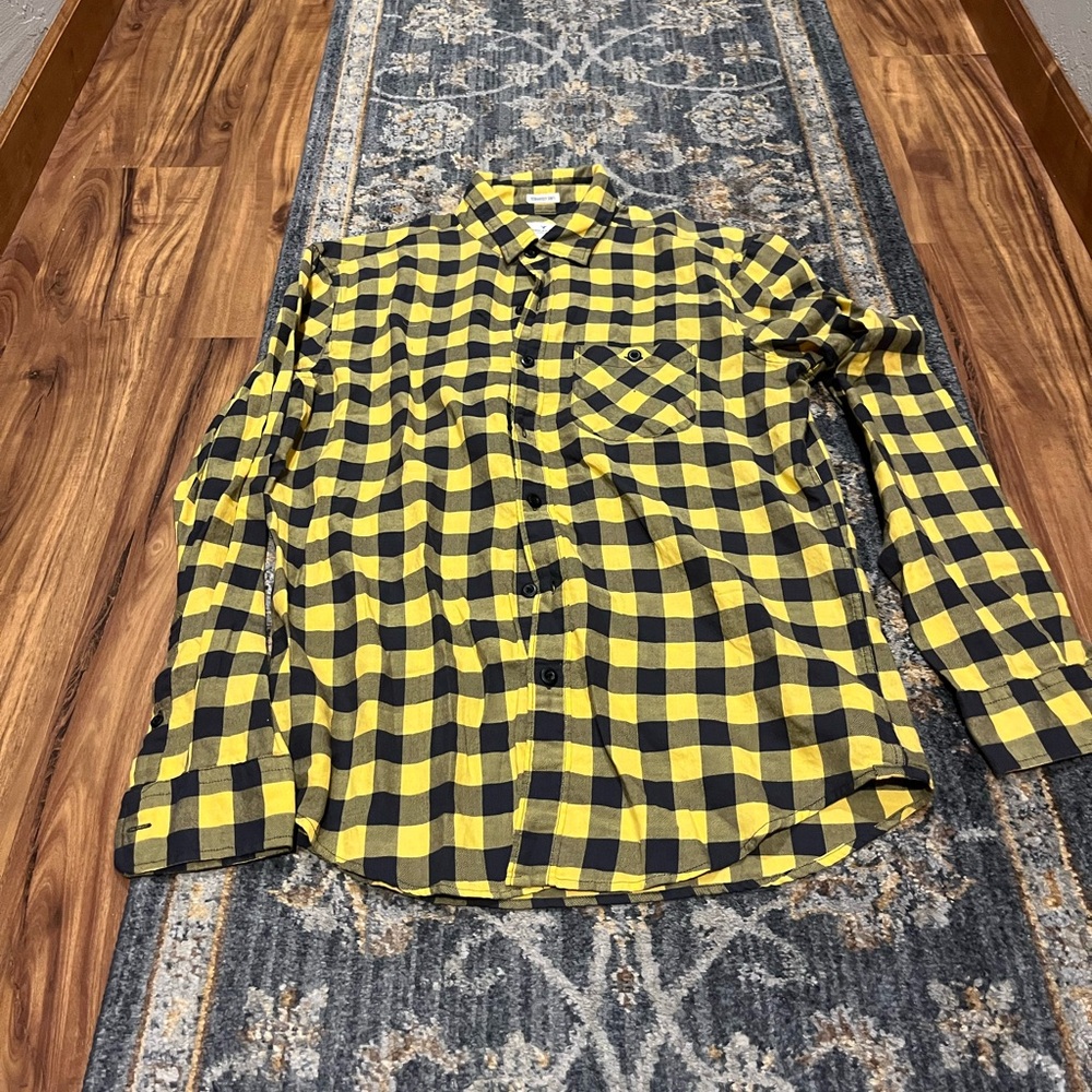 American eagle button up